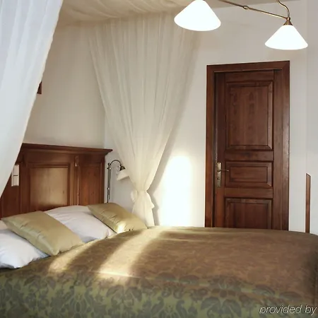 Agnes Hotel