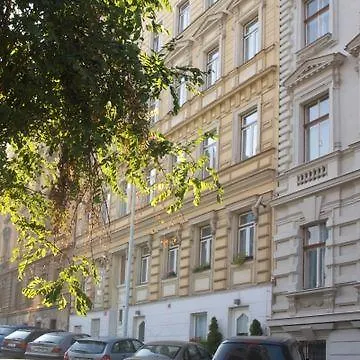 Royal Plaza Otel