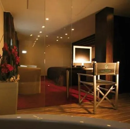 Rohan Boat Hotel en barco 3*