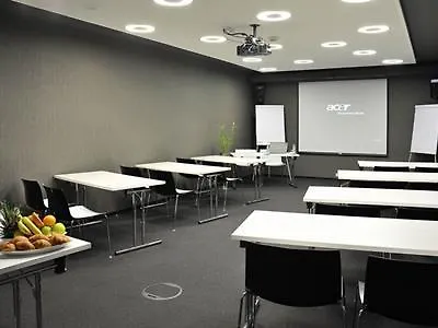 Metropol Design Old Town Otel