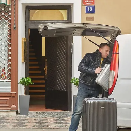 Mostecka 12 Hotel 3*
