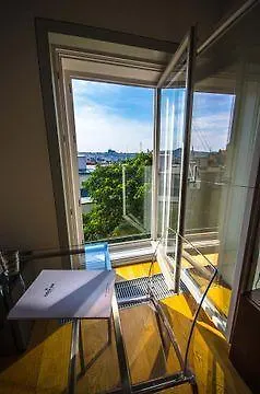 바츨라프 스퀘어 4*