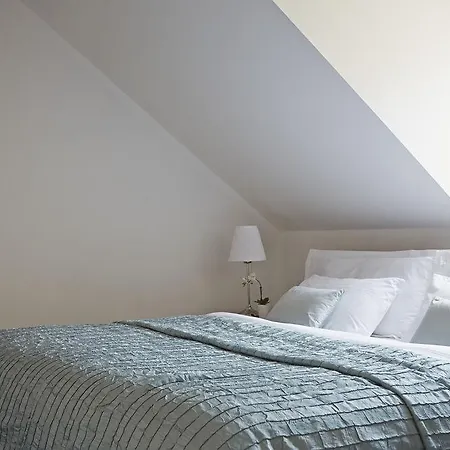 Almandine Aparthotel
