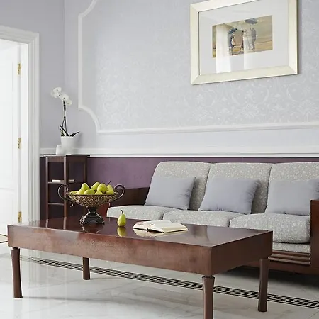 Almandine 4* Prague