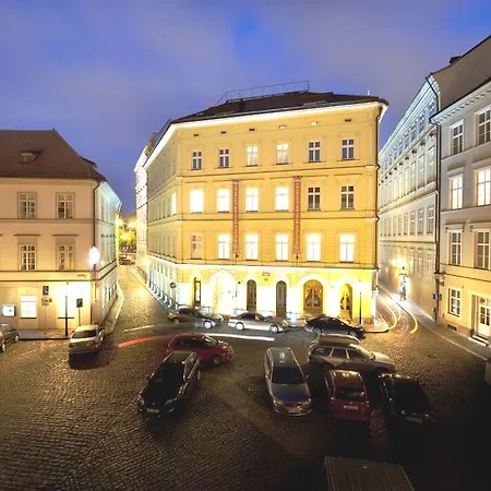 Charles Bridge Palace 4* פראג