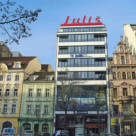 Ea Julis Prague