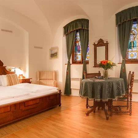 Hotel The King Charles 4*