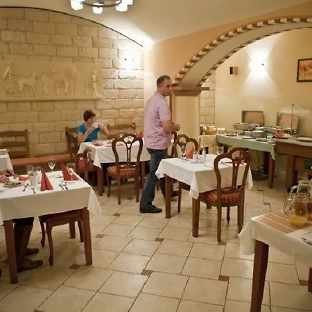 Hotel Arkada 4*