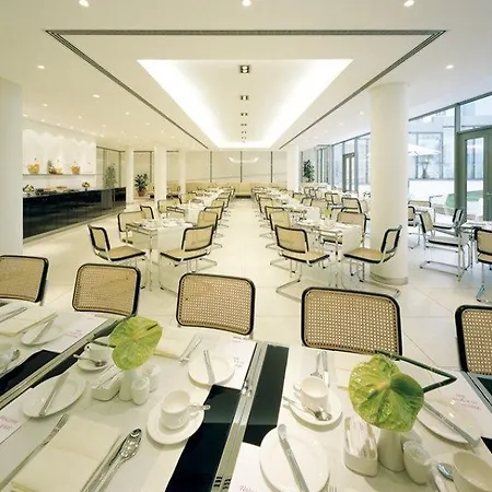 Hotel Josef 4*