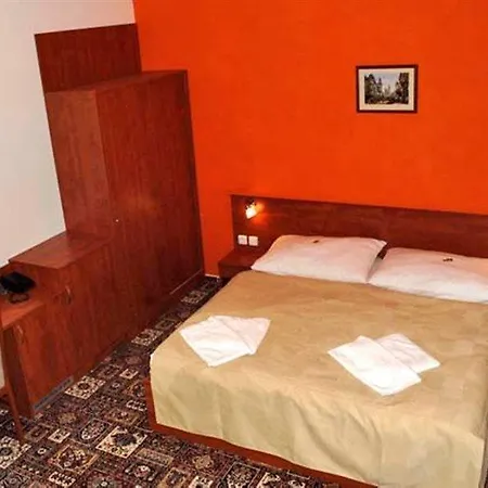 Szálloda De Luxe Prága