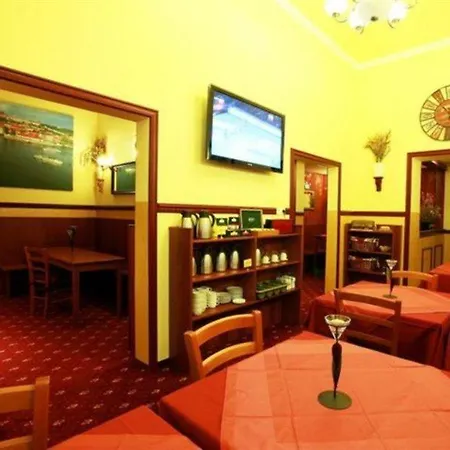 Hotel Old