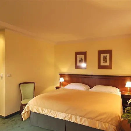 Hotel Ea Jeleni Dvur Castle