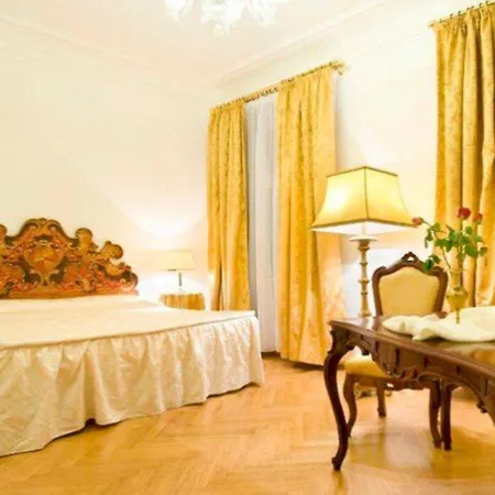 Charles Bridge Palace פראג