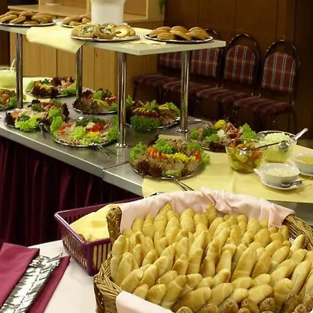 Hotel Krystal 3*