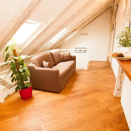 Kozna Loft Apartment