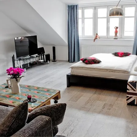 Royal Court Legerova Hotell