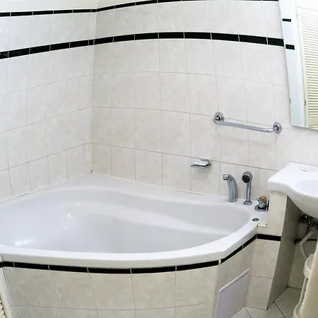 Appartement Old Town Square Superior - Valentin Praag