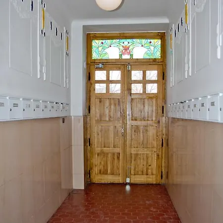 Apartment With 2 Bathrooms- 5 Minutes From Old Town - 102 M2 Prague