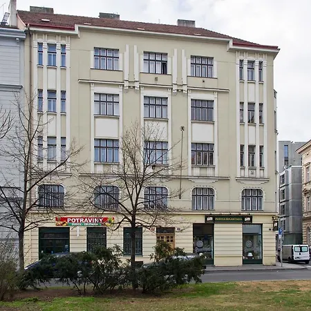 With 2 Bathrooms- 5 Minutes From Old Town - 102 M2 Prague
