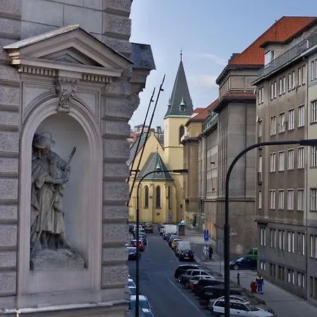 With 2 Bathrooms- 5 Minutes From Old Town - 102 M2 Prague