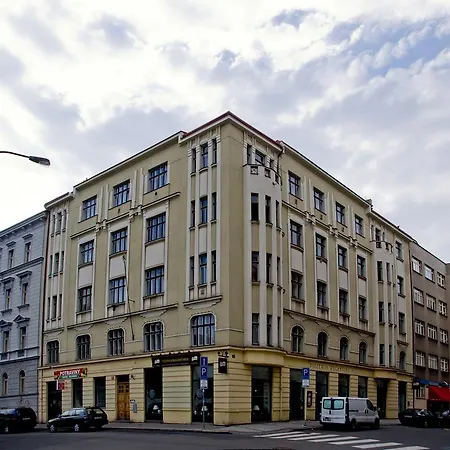 Apartment With 2 Bathrooms- 5 Minutes From Old Town - 102 M2 Prague