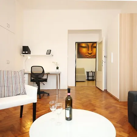 Apartment With 2 Bathrooms- 5 Minutes From Old Town - 102 M2