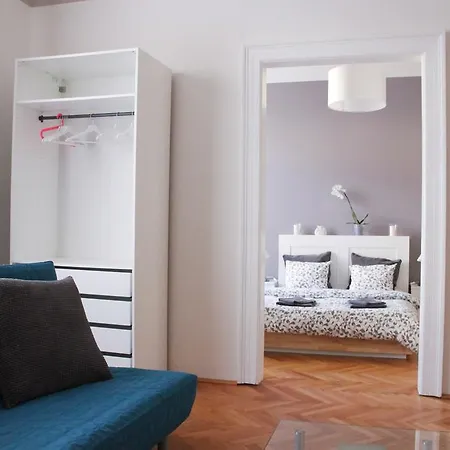 Apartment Crown