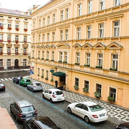 Ruterra Apartment Cimburkova Apartment *