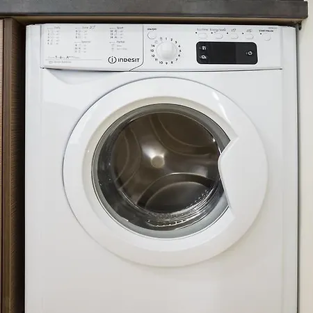 Modern Zlatnicka 8