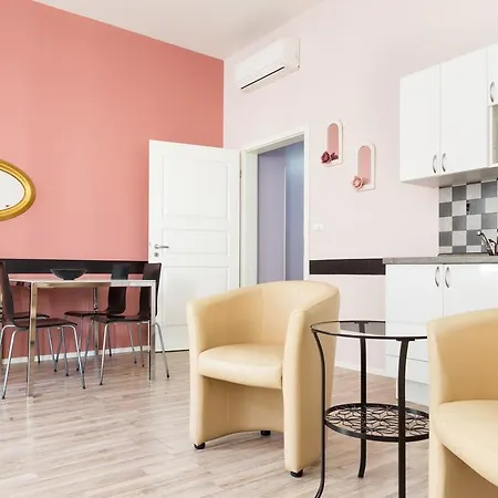 Royal Court Legerova Hotel 3*