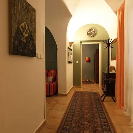 Apartment Vlasska House At The 3 Swallows *