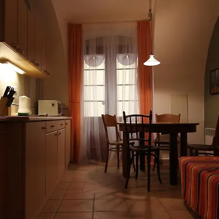 Vlasska House At The 3 Swallows Apartment *