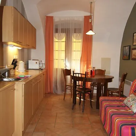 Apartment Vlasska House At The 3 Swallows