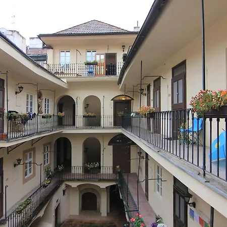 Vlasska House At The 3 Swallows Apartment *