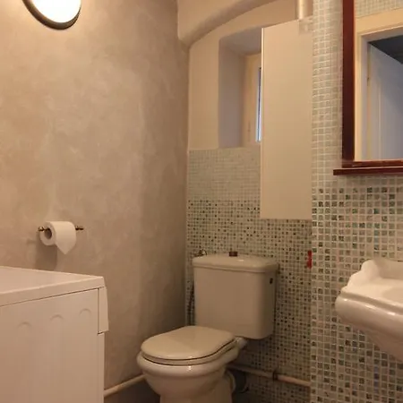 Apartment Vlasska House At The 3 Swallows Prague