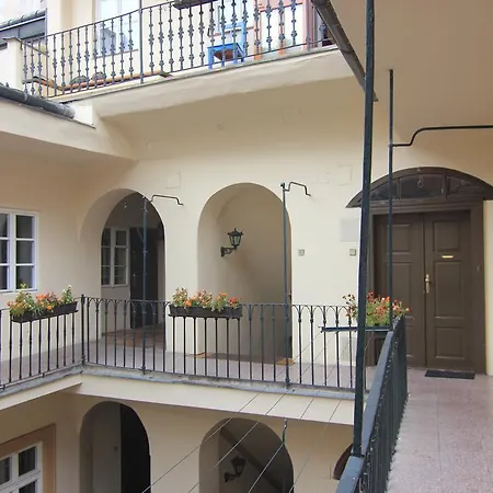 Vlasska House At The 3 Swallows Apartment Prague