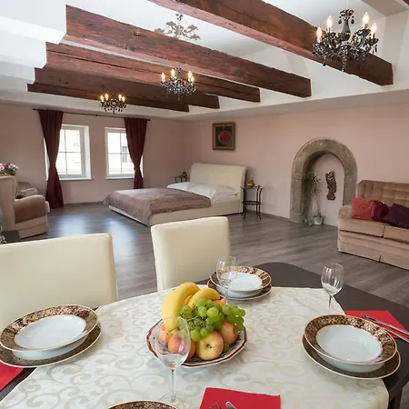 Royal Mustek Apartment *