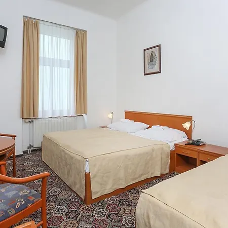 Club Hotel