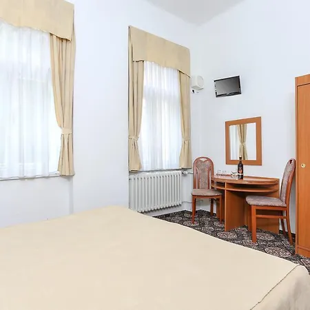 Club Hotel 3*