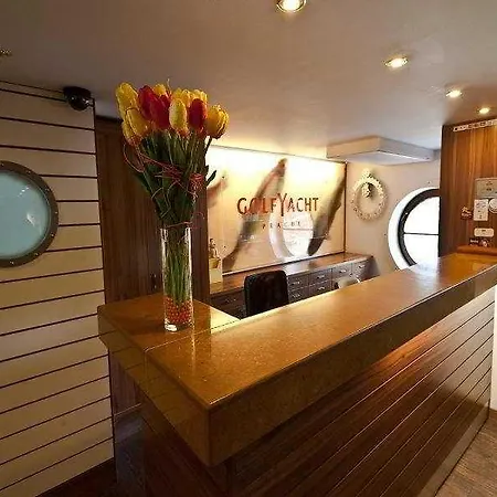 Hotel en barco Rohan Boat 3*