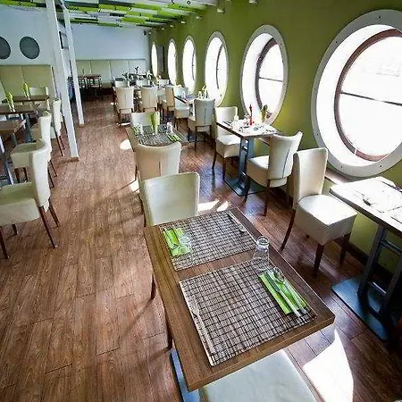 Rohan Boat 3*