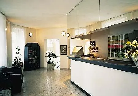 Esprit Hotel 3*