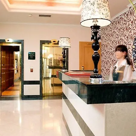 Mamaison Downtown 4*