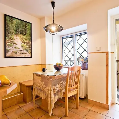 Aparthotel Alice House 3*