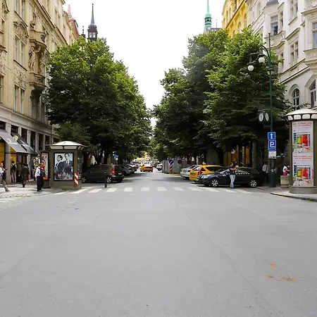 Luxurious In Parizska Street Apartment