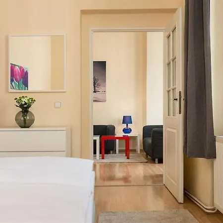 Old Town Apartment *