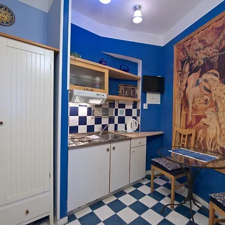 Alice House 3*