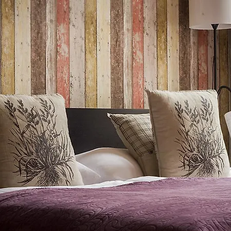 Royal Court Legerova 3*