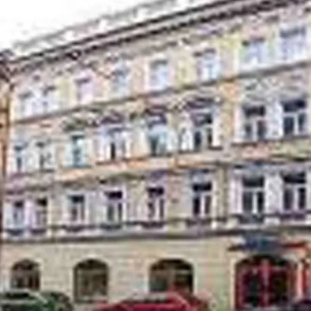 Ea Tosca Hotel 3*