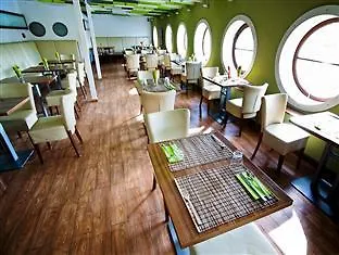 Rohan Boat Hotel en barco 3*